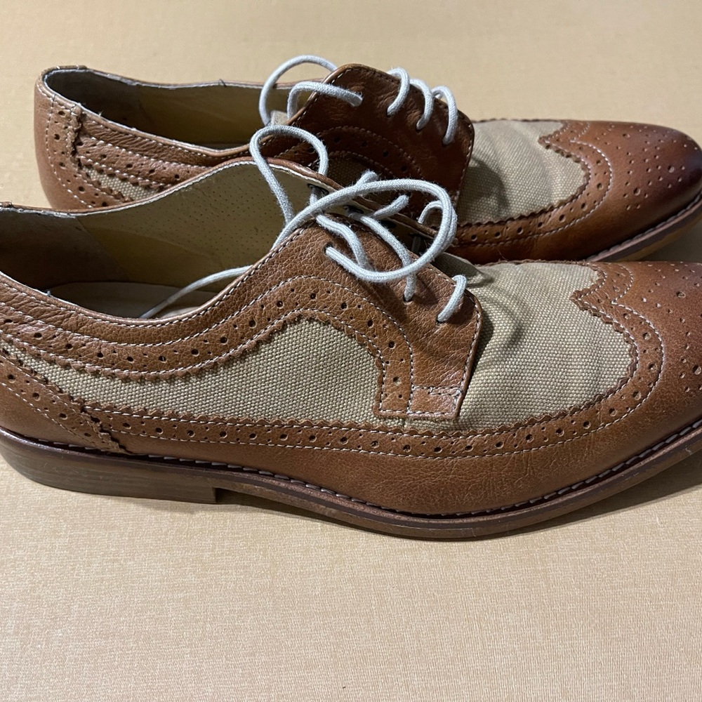 G.H. Bass & Co Brown and Tan Men's Brogue Shoes size 10 1/2. Great condition.